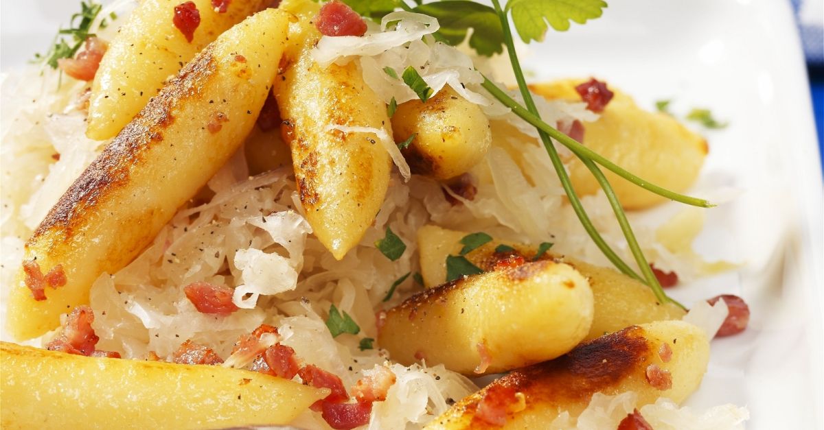 Fingernudeln mit Sauerkraut Rezept | EAT SMARTER