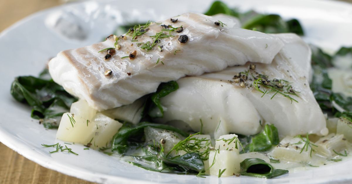 Fischpfanne mit Mangold und Kohlrabi Rezept | EAT SMARTER