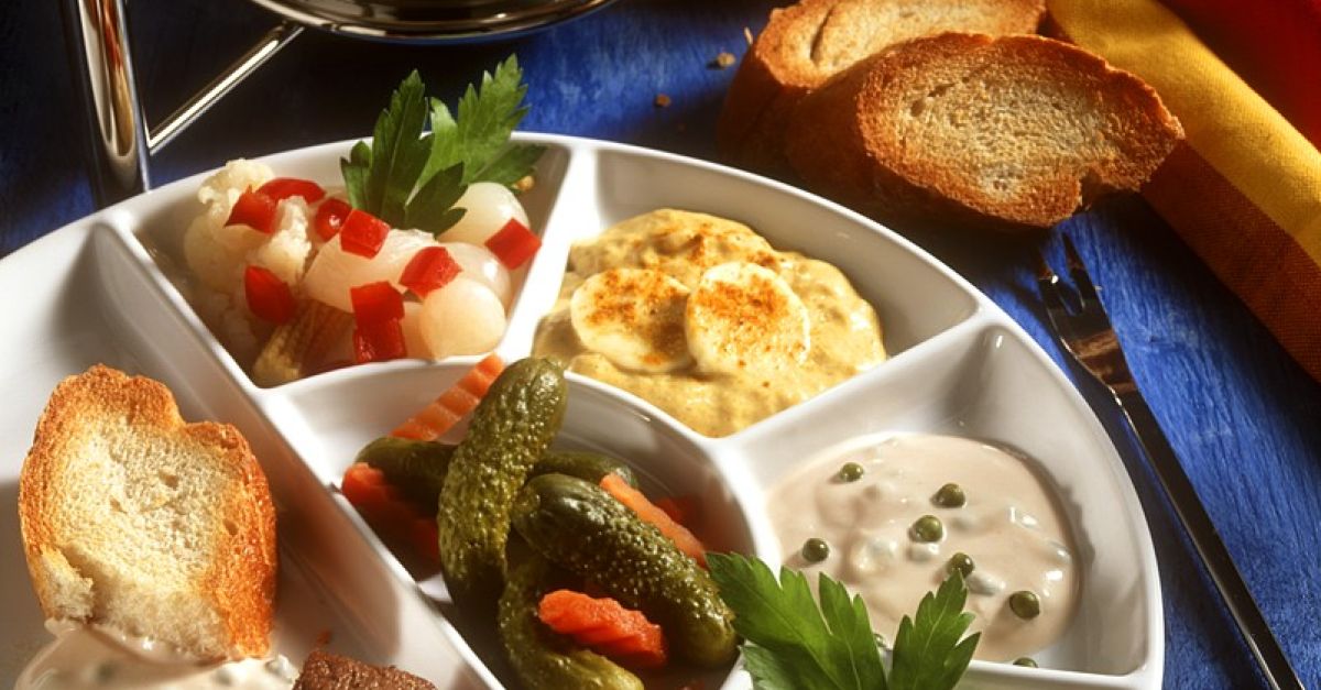 Fondue mit verschiedenen Saucen Rezept EAT SMARTER