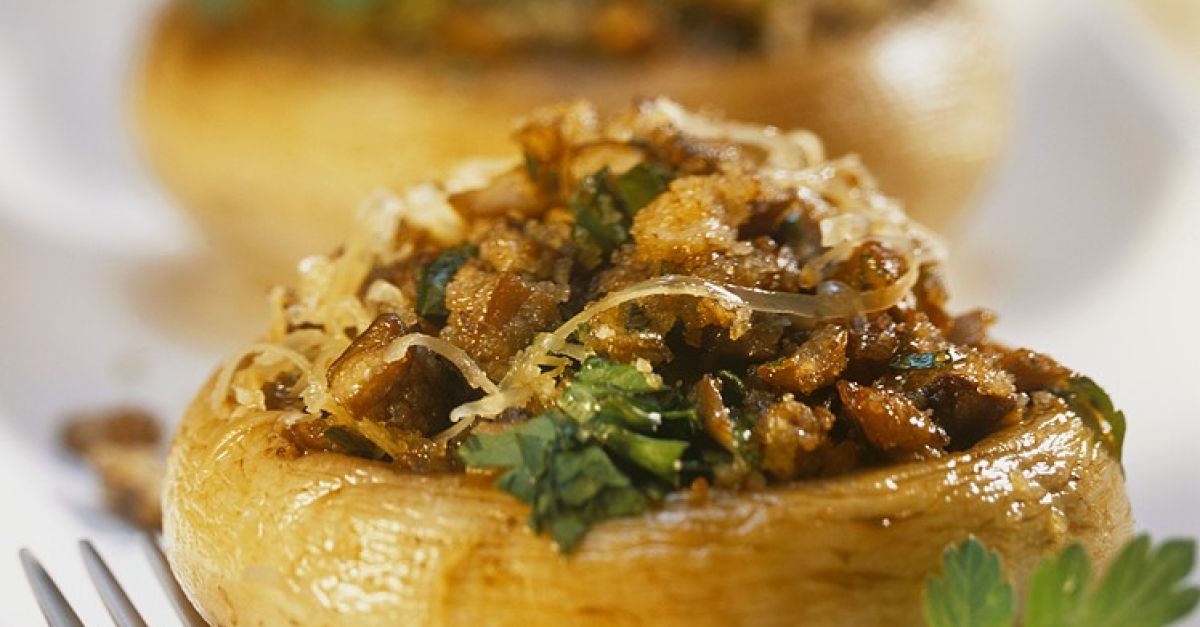 Gefüllte Champignons Rezept | EAT SMARTER