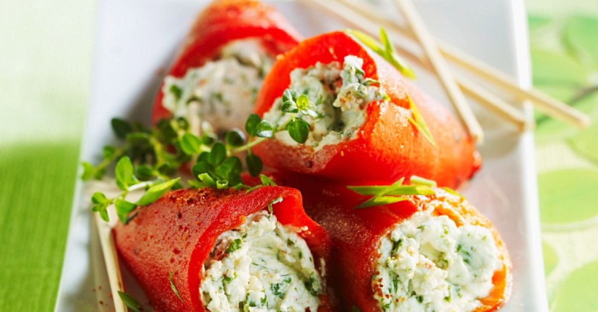Gefüllte Chilischoten Rezept | EAT SMARTER
