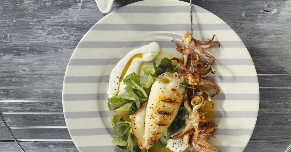 Gegrillte Calamari mit Feldsalat Rezept EAT SMARTER