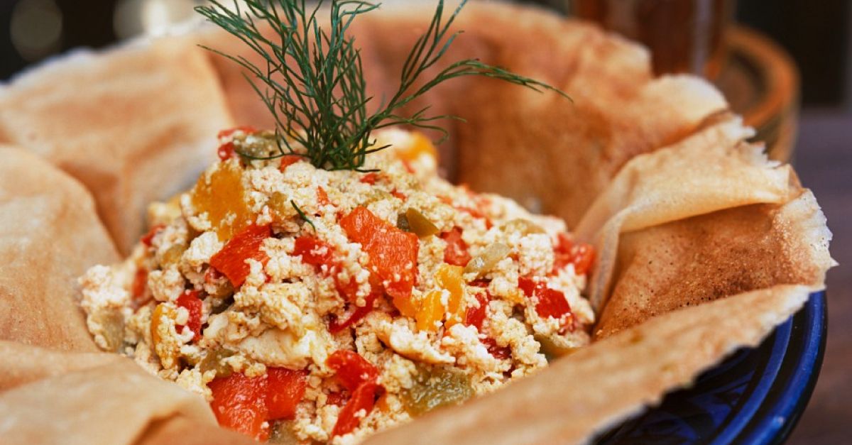 Gemüse mit Rührei in Teigschale Rezept | EAT SMARTER