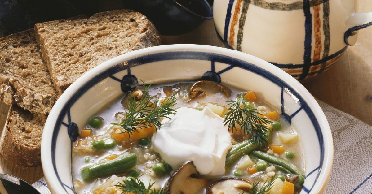 Gemüse-Steinpilz-Topf mit Perlgraupen Rezept | EAT SMARTER