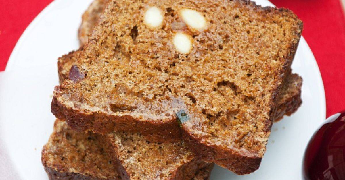 Gewürzkuchen mit Mandeln Rezept | EAT SMARTER