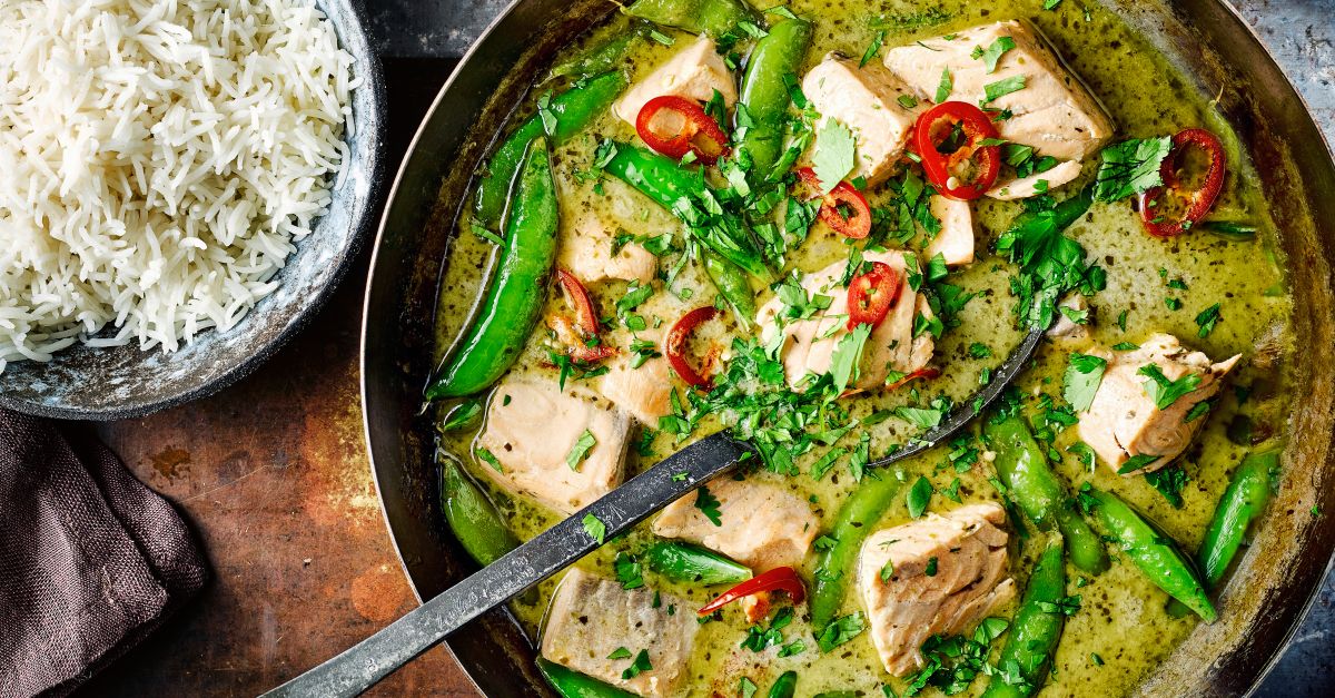 Grünes Fisch-Curry mit Reis