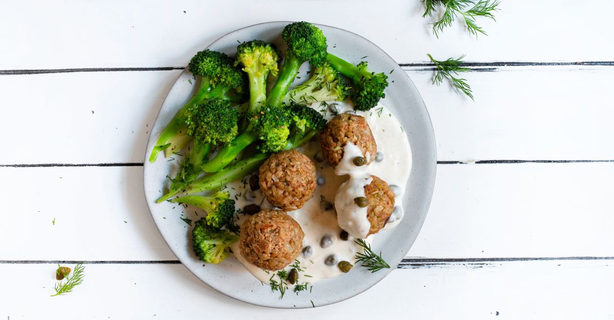 Grünkernklopse mit Kapernsauce und Brokkoli: Vegetarischer Genuss ...