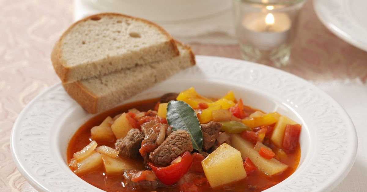 Gulasch nach ungarischer Art Rezept | EAT SMARTER