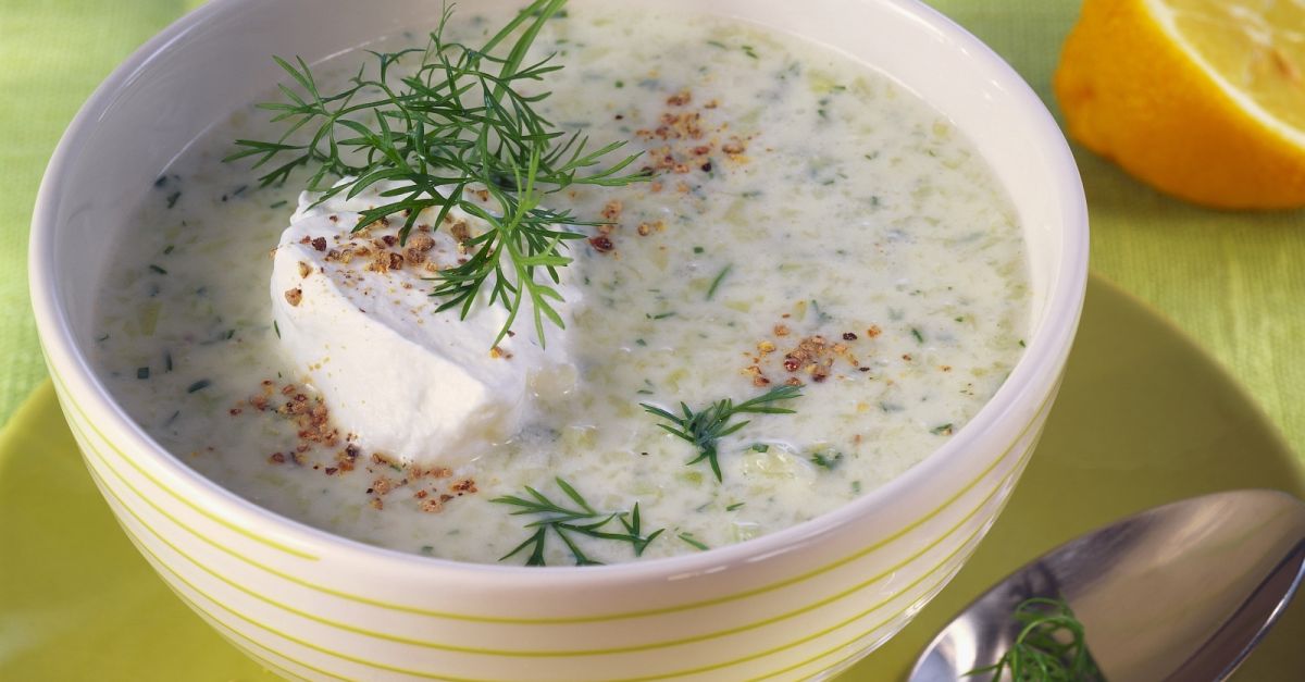 Gurkenkaltschale mit Dill und Sauerrahm Rezept | EAT SMARTER