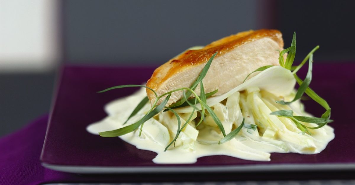 Hähnchenbrust mit Kohlrabigemüse Rezept | EAT SMARTER