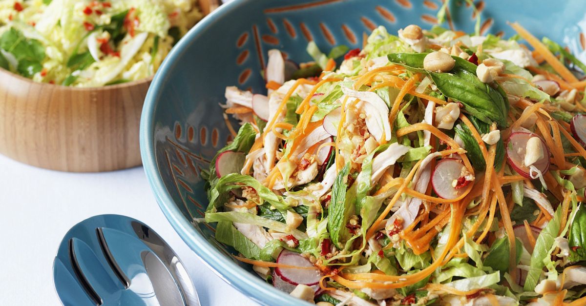 Hähnchensalat auf vietnamesische Art Rezept | EAT SMARTER Hähnchensalat auf vietnamesische Art Rezept | EAT SMARTER