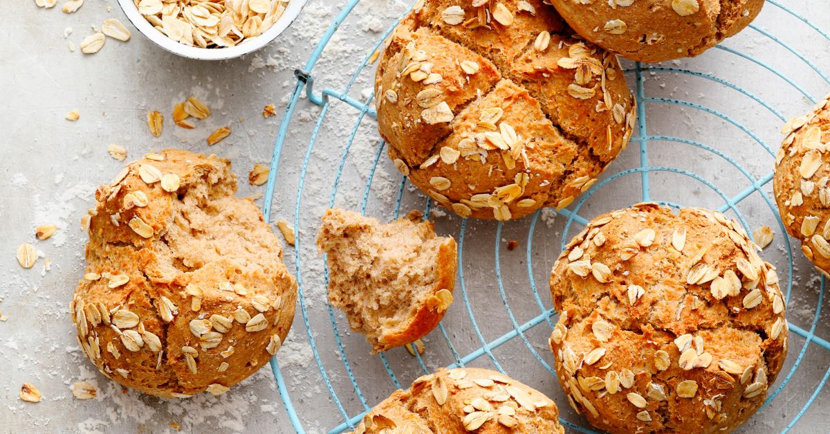 Hafer-Dinkel-Brötchen Rezept | EAT SMARTER Hafer-Dinkel-Brötchen Rezept | EAT SMARTER