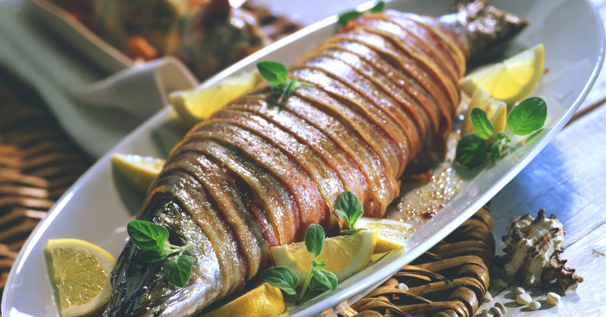 Hecht im Speckmantel Rezept | EAT SMARTER