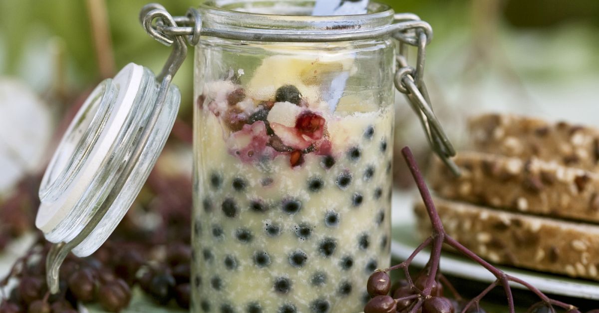 Holunderbeeren-Butter Rezept | EAT SMARTER