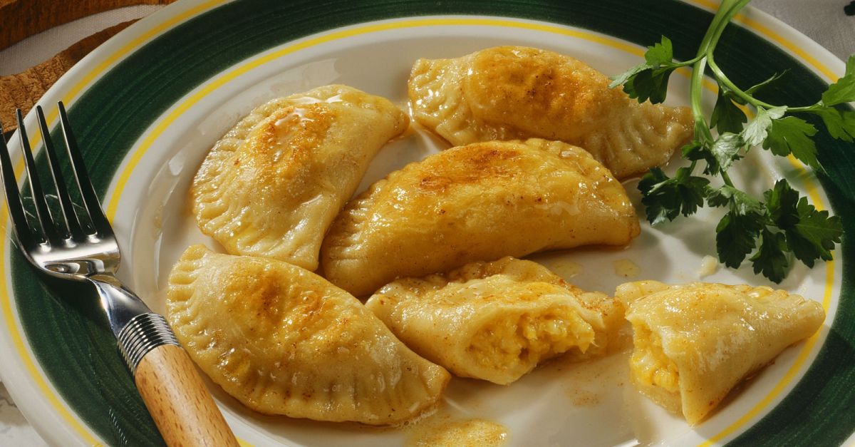 Käse-Piroggen Rezept | EAT SMARTER