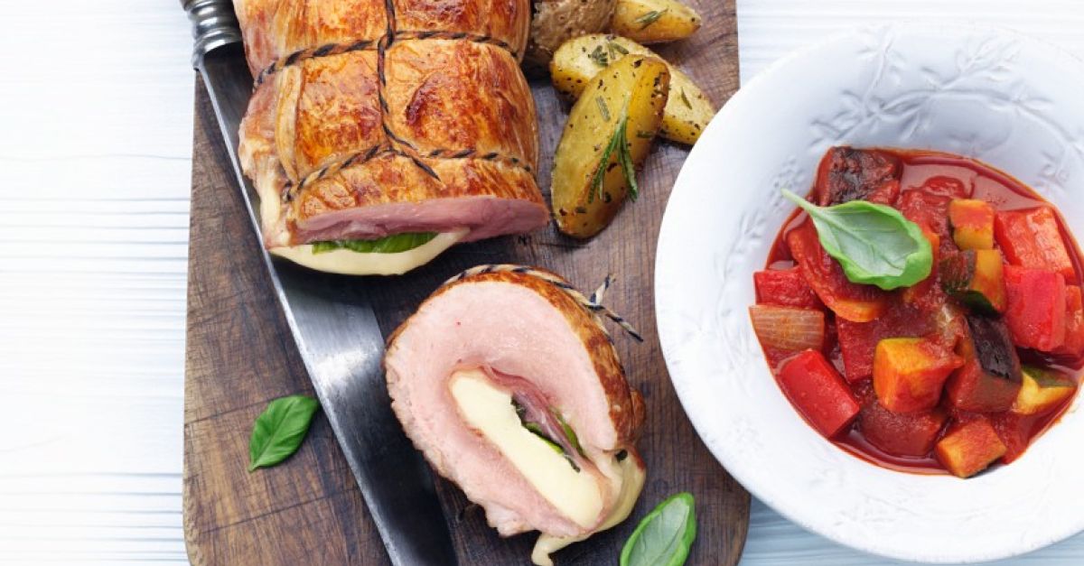 Kalbsröllchen mit Mozzarella Rezept | EAT SMARTER