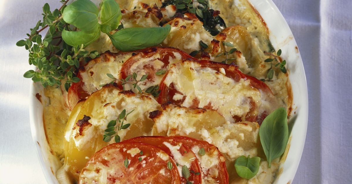 Kartoffel-Tomaten-Gratin mit Spinat Rezept | EAT SMARTER