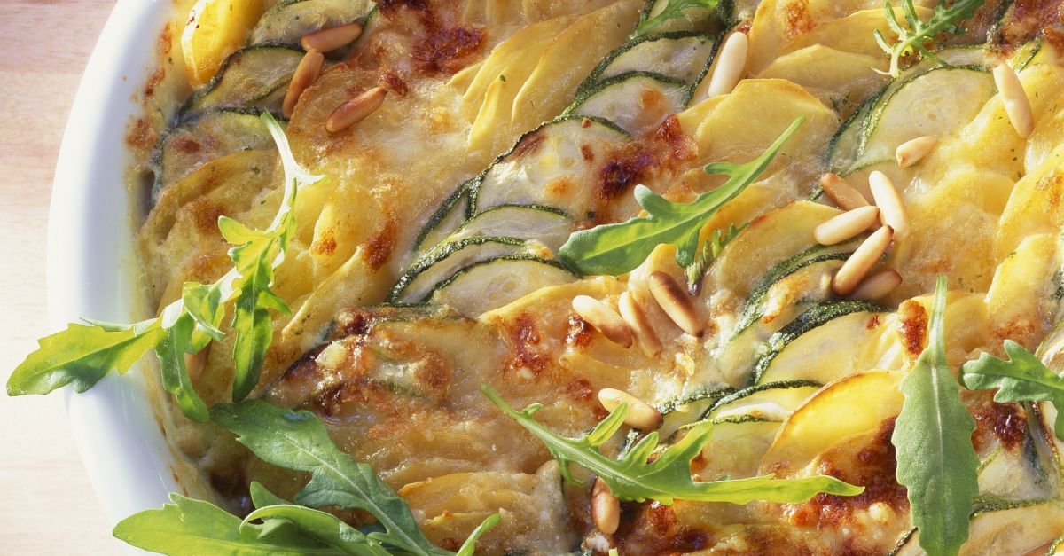 Kartoffelgratin mit Zucchini und Rucola Rezept EAT SMARTER