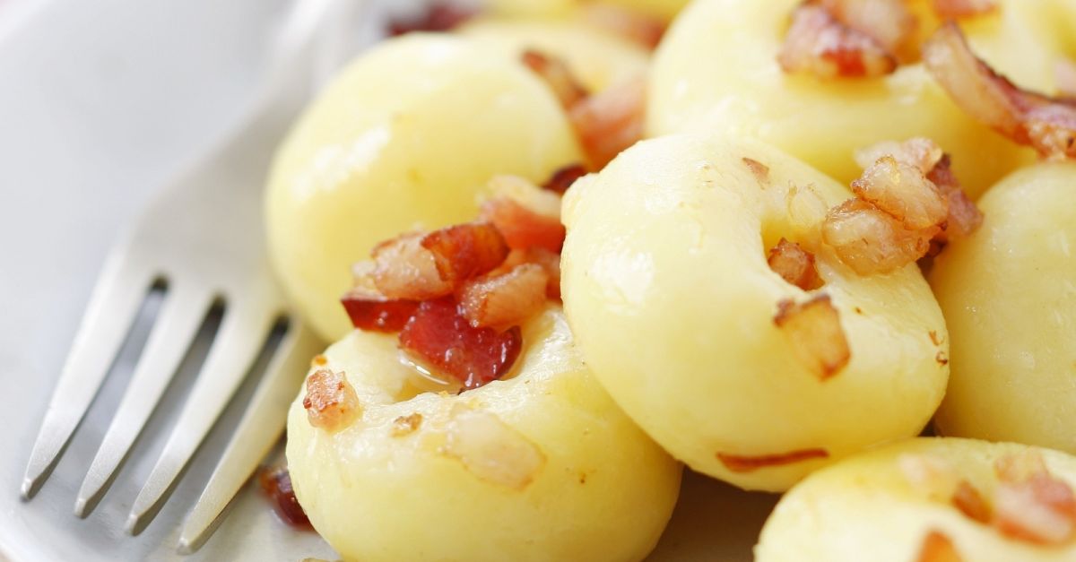 Kartoffelklößchen mit Speck auf schlesische Art Rezept | EAT SMARTER