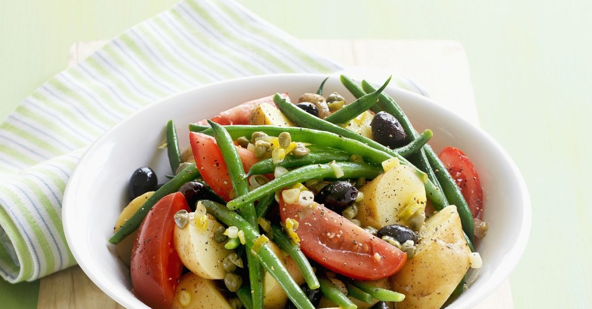 Kartoffelsalat mit grünen Bohnen Rezept | EAT SMARTER