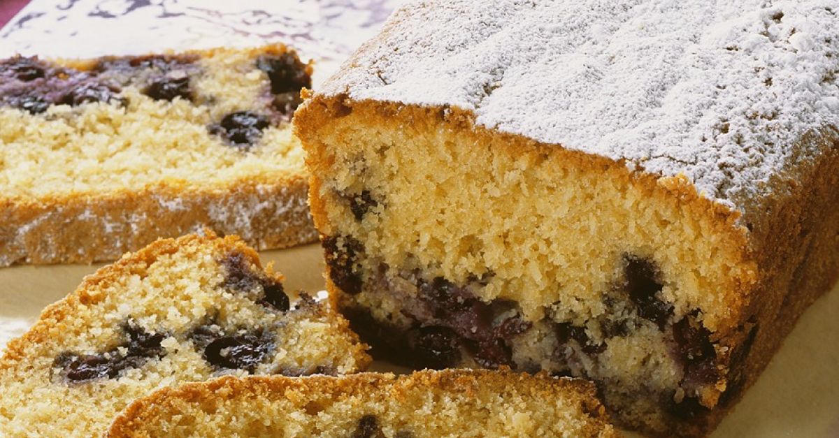 Kastenkuchen mit Heidelbeeren Rezept | EAT SMARTER Kastenkuchen mit Heidelbeeren Rezept | EAT SMARTER