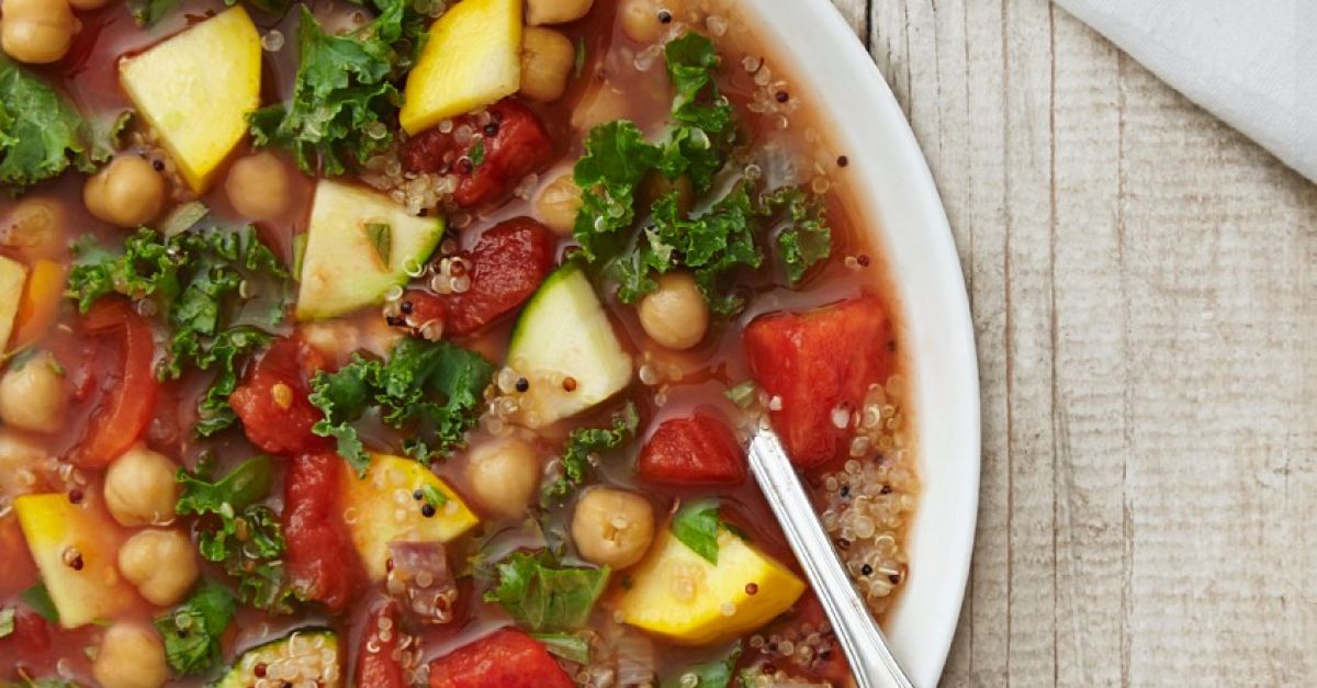 Kichererbsen-Quinoa-Gemüsesuppe Rezept | EAT SMARTER