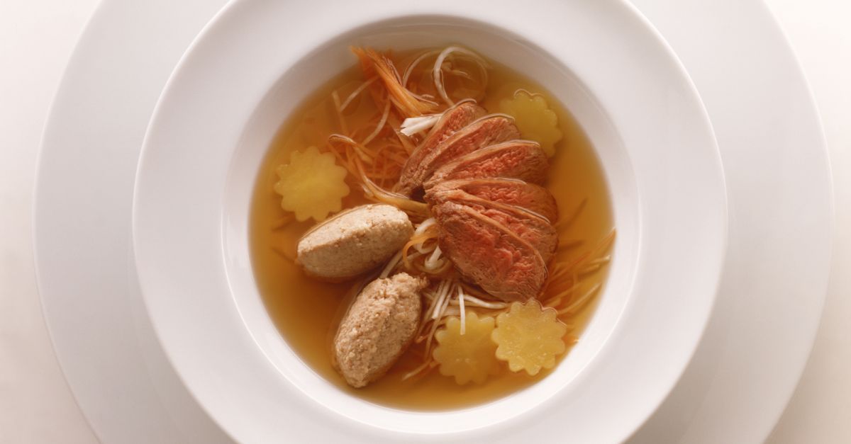 Klare Gemüsebouillon Rezept EAT SMARTER