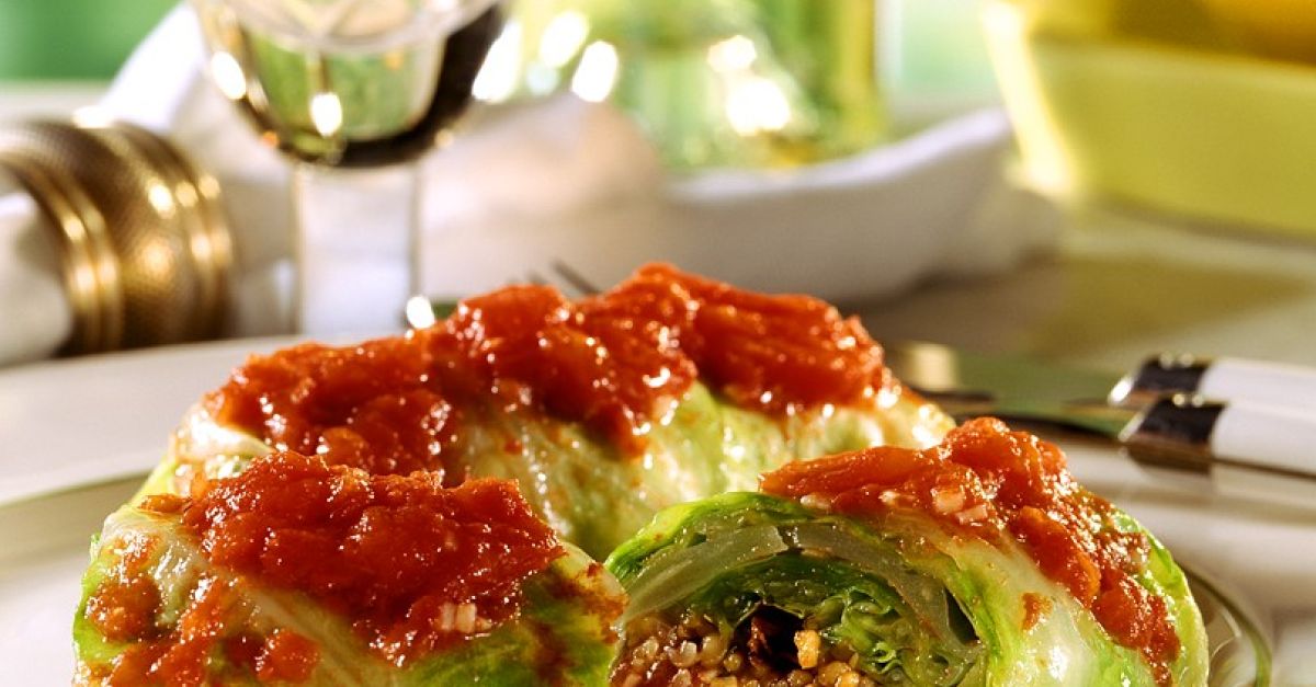 Kohlrouladen aus Weißkohl Rezept | EAT SMARTER Kohlrouladen aus Weißkohl Rezept | EAT SMARTER