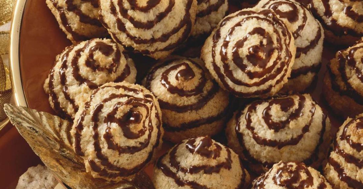 Kokos-Marzipan-Makronen Rezept | EAT SMARTER