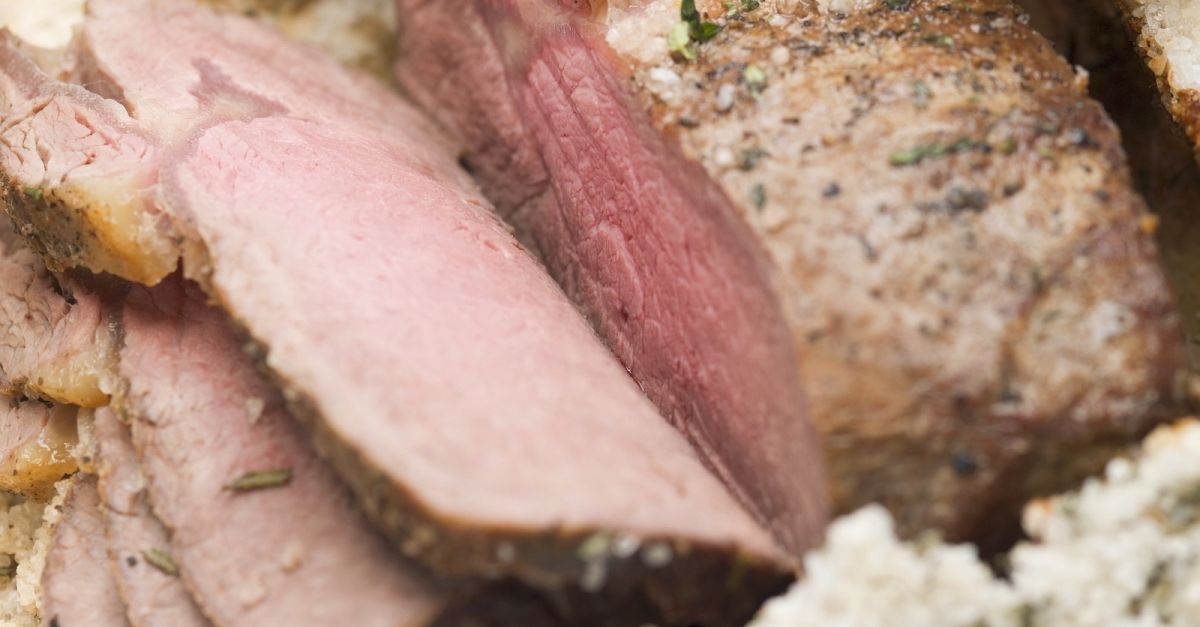 Lamm in der Salzkruste Rezept | EAT SMARTER