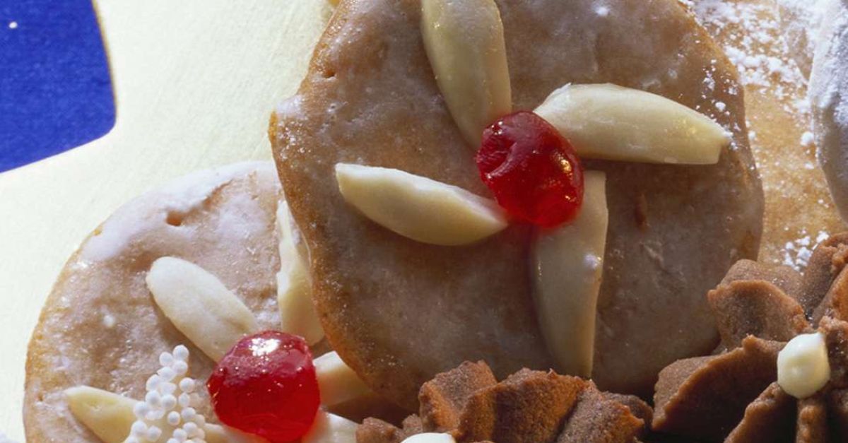Lebkuchen mit Zuckerglasur Rezept | EAT SMARTER