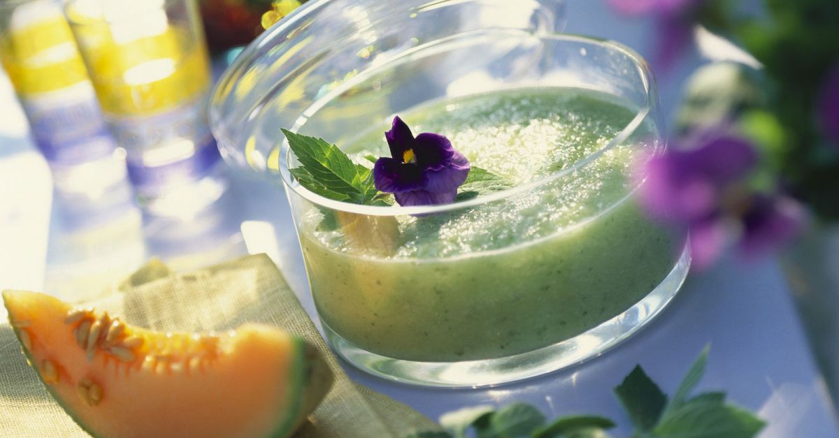 Melonenkaltschale mit Minze Rezept | EAT SMARTER