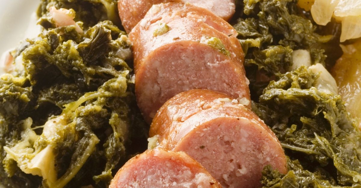 Mettwurst mit Grünkohlgemüse Rezept | EAT SMARTER