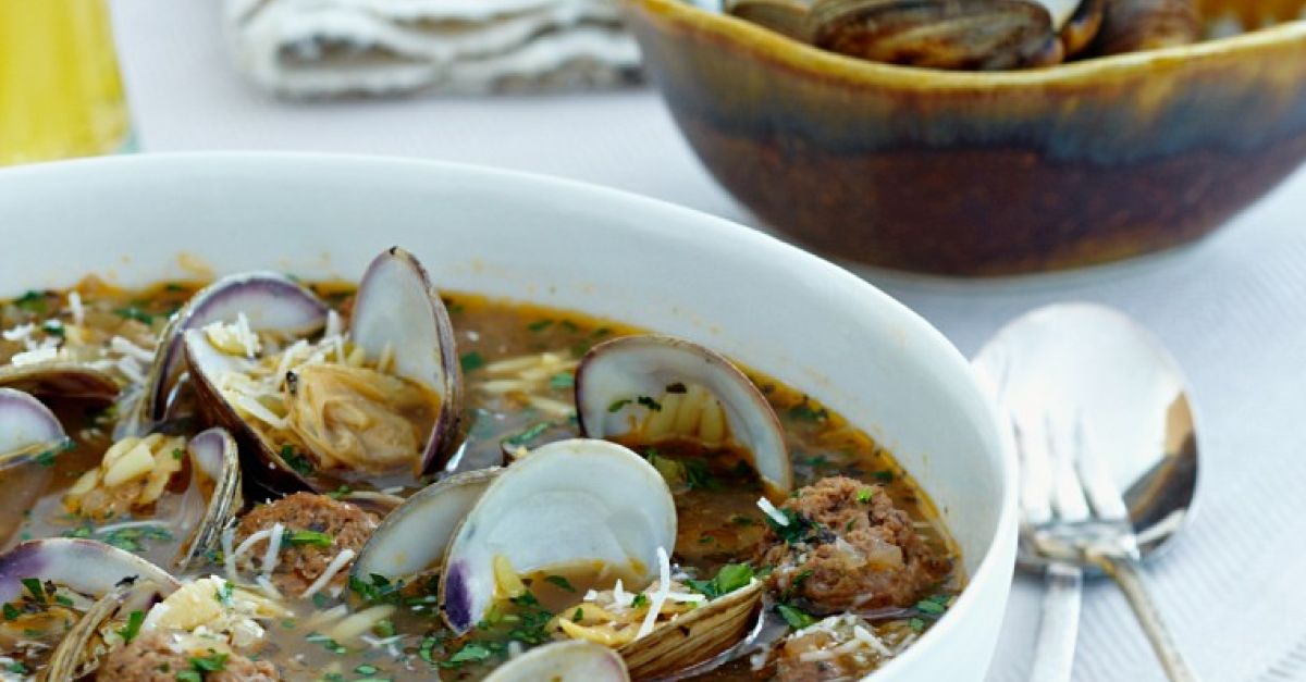Muschelsuppe mit Fleischbällchen Rezept | EAT SMARTER
