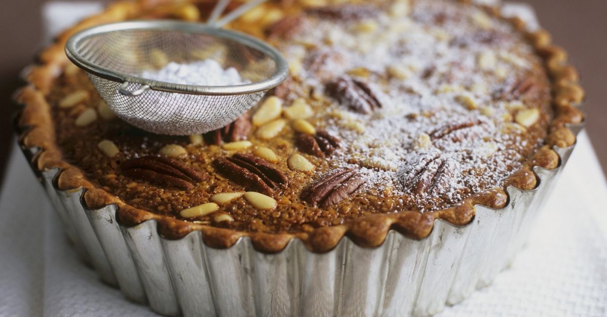 Nusstarte mit Melasse Rezept | EAT SMARTER