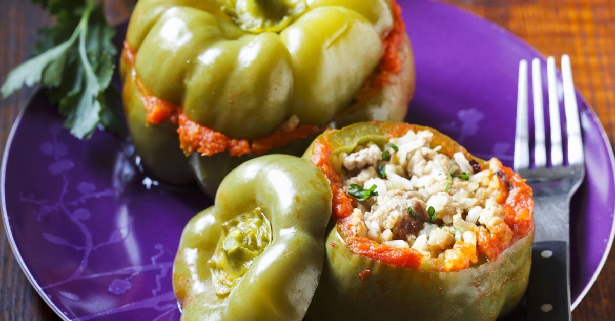 Paprika mit Reis gefüllt auf ungarische Art Rezept | EAT SMARTER
