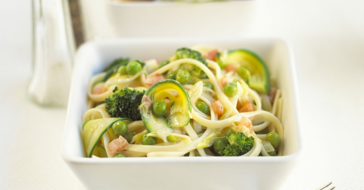 Pasta mit Gemüsesoße Rezept | EAT SMARTER