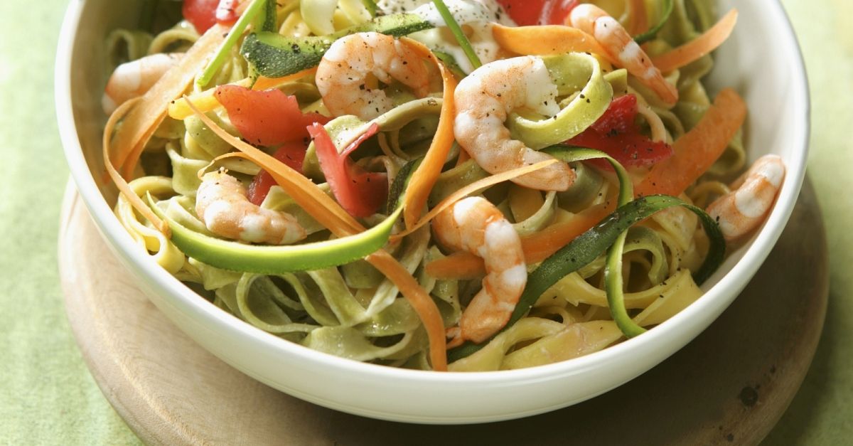 Pasta mit Scampi und Gemüse Rezept | EAT SMARTER