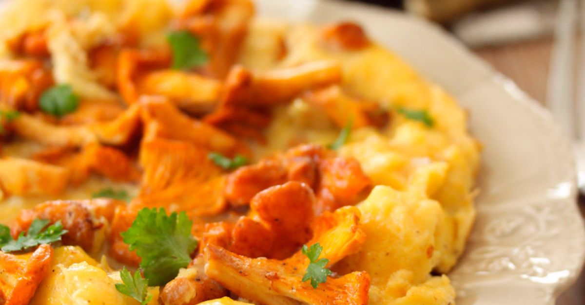 Pfifferlings-Omelett Rezept | EAT SMARTER
