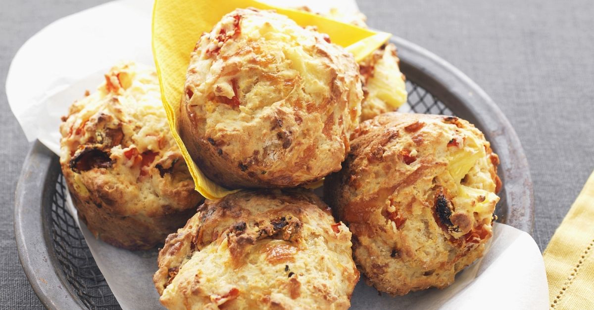 Pikante Pizza-Muffins Rezept | EAT SMARTER