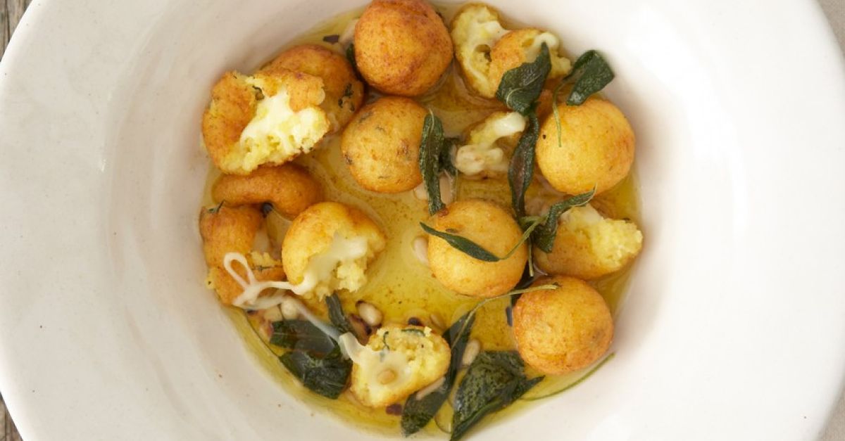 Polenta-Mozzarella-Kugeln Rezept | EAT SMARTER