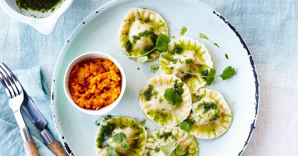 Ravioli mit Ricotta, Pesto und Kürbispüree Rezept | EAT SMARTER