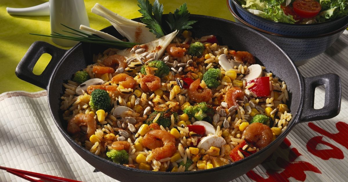 Reis-Gemüse-Pfanne mit Scampi Rezept | EAT SMARTER