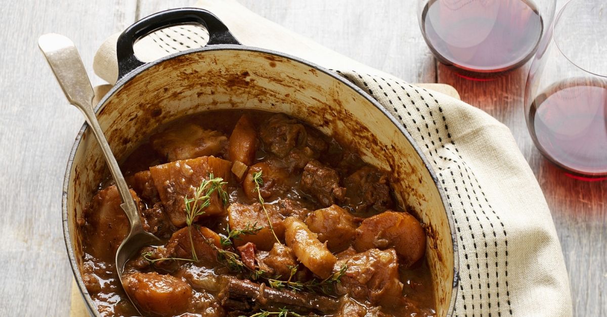Rindfleischeintopf mit Wintergemüse Rezept | EAT SMARTER