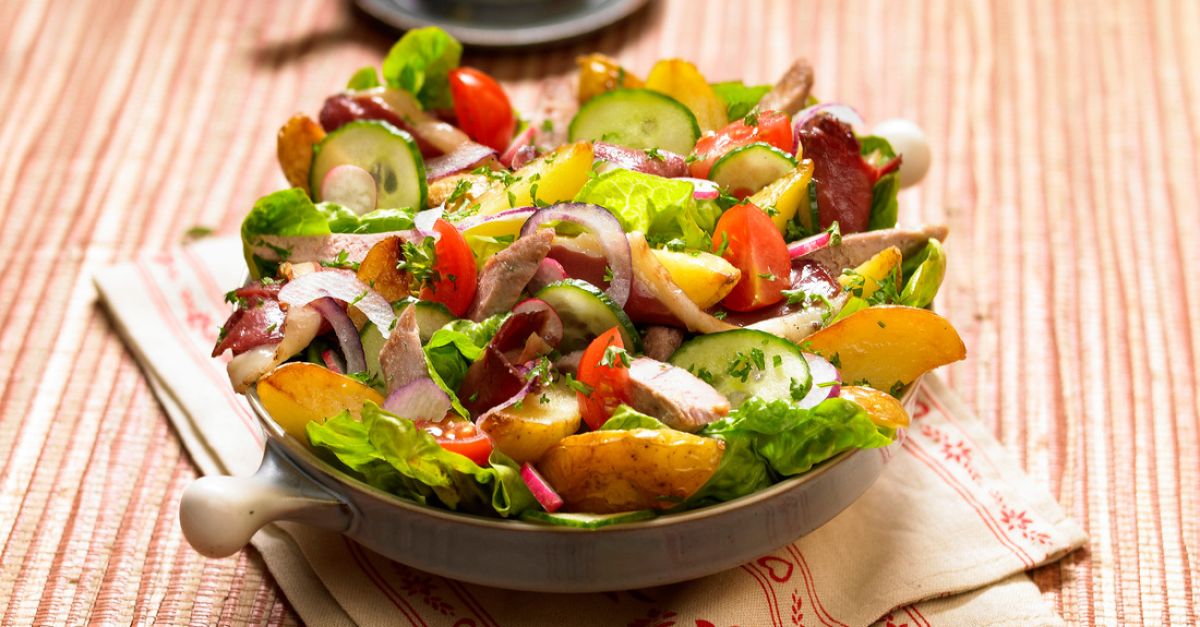 Salat mit Kaninchen und Kartoffeln Rezept EAT SMARTER