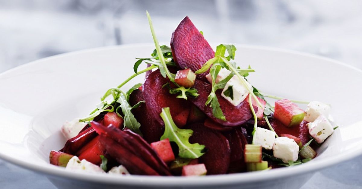 Salat von Roter Bete, Rucola und Feta Rezept | EAT SMARTER Salat von Roter Bete, Rucola und Feta Rezept | EAT SMARTER