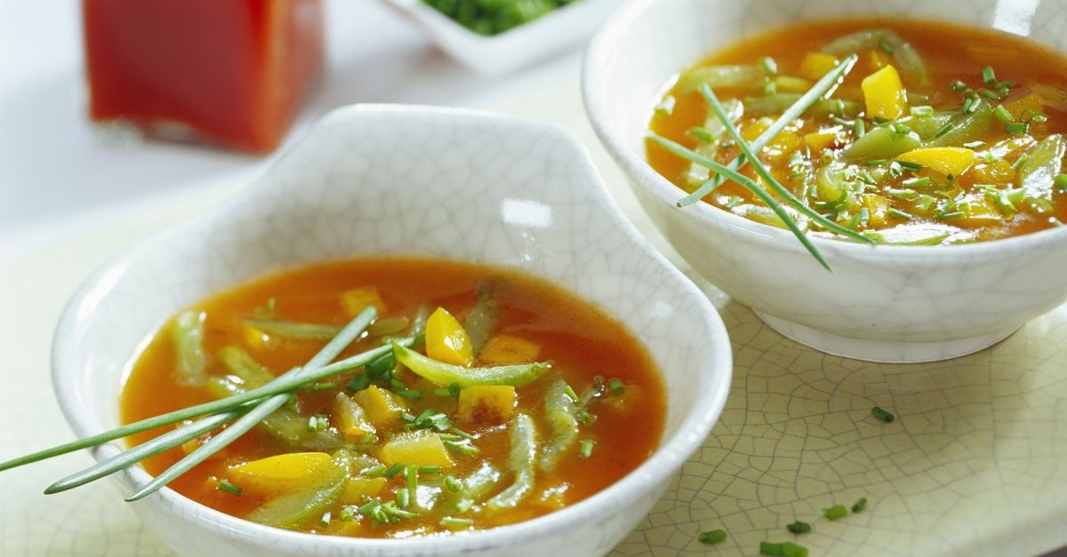 Scharfe Gurken-Paprika-Suppe Rezept | EAT SMARTER