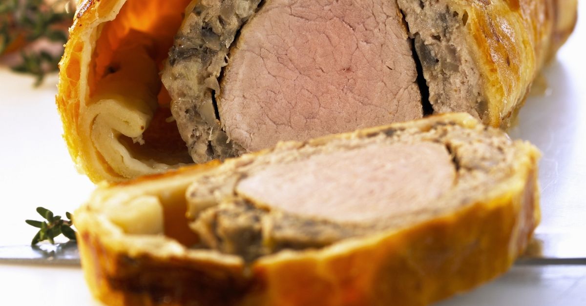 Schweinefilet mit Champignoncreme im Teigmantel Rezept | EAT SMARTER