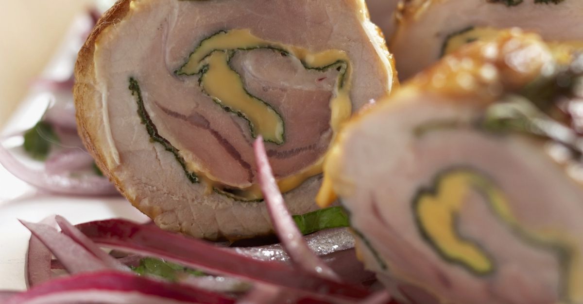 Schweineröllchen mit Käse gefüllt Rezept | EAT SMARTER