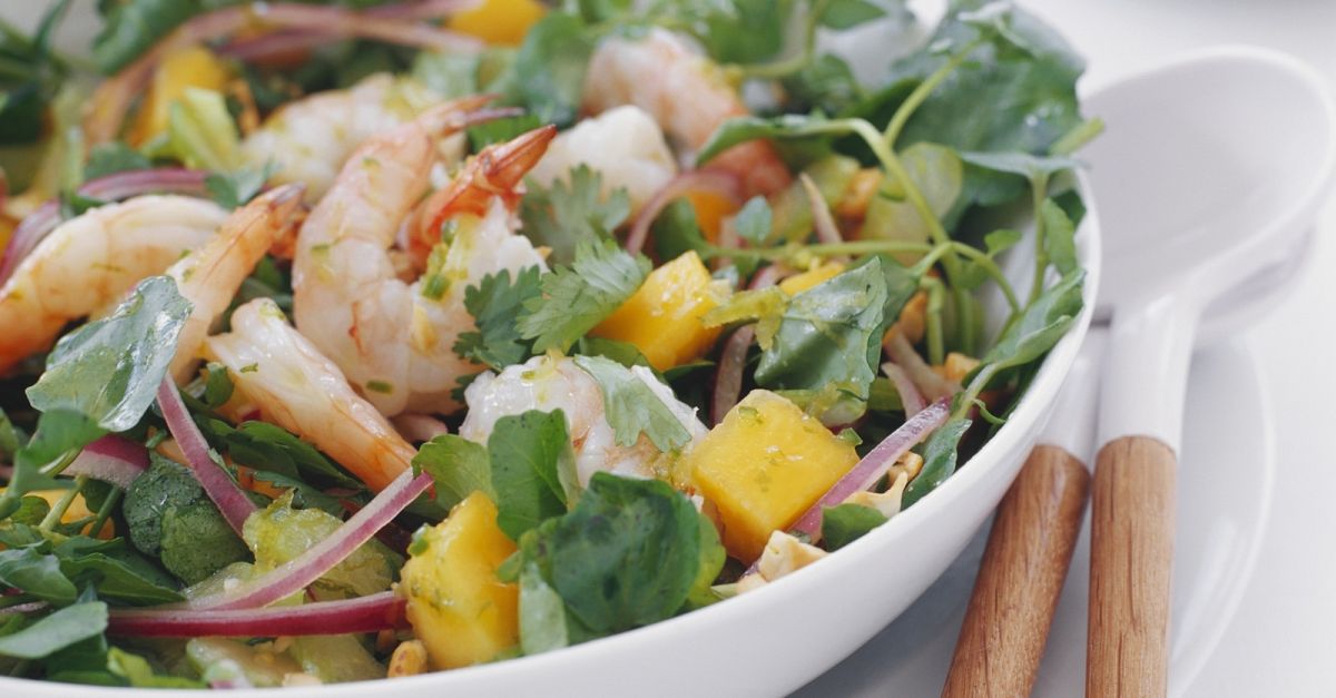 Shrimps-Mango-Salat mit Koriander Rezept | EAT SMARTER